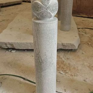 苏州 芝麻白花岗岩石材挡车石柱、停车柱、圆柱挡车柱、方柱挡车柱等