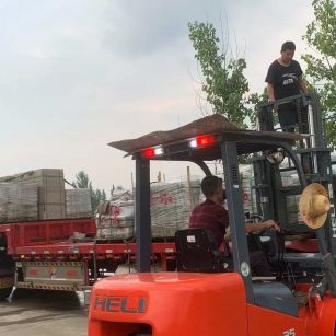 苏州 黄金麻冰裂纹，地铺石装车