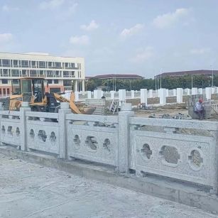 苏州 白麻花岗岩荔枝面河道栏杆