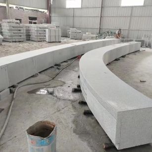 苏州芝麻白花岗岩石板材 园林光面弧形坐凳