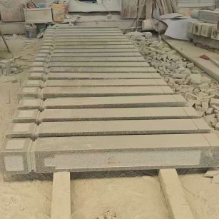 苏州 芝麻白异形加工雕刻-栏杆大柱，方柱