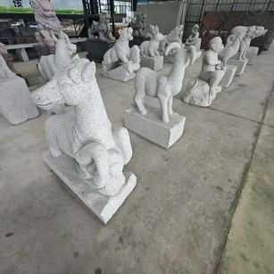 苏州 芝麻白花岗岩造型立体雕刻——十二生肖
