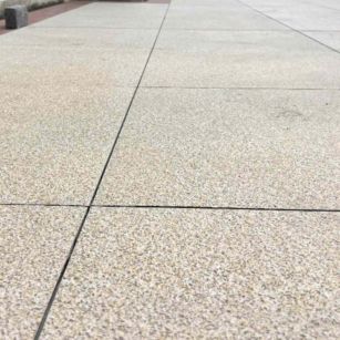 苏州 黄金麻花岗岩石板材荔枝面地面铺装效果