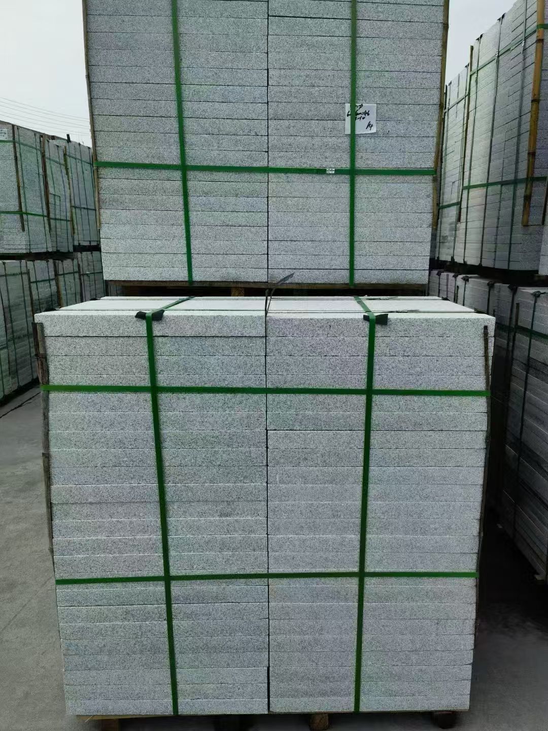 苏州 芝麻白火烧，园林广场市政工程地铺石，1.8~5.0厚均有现货