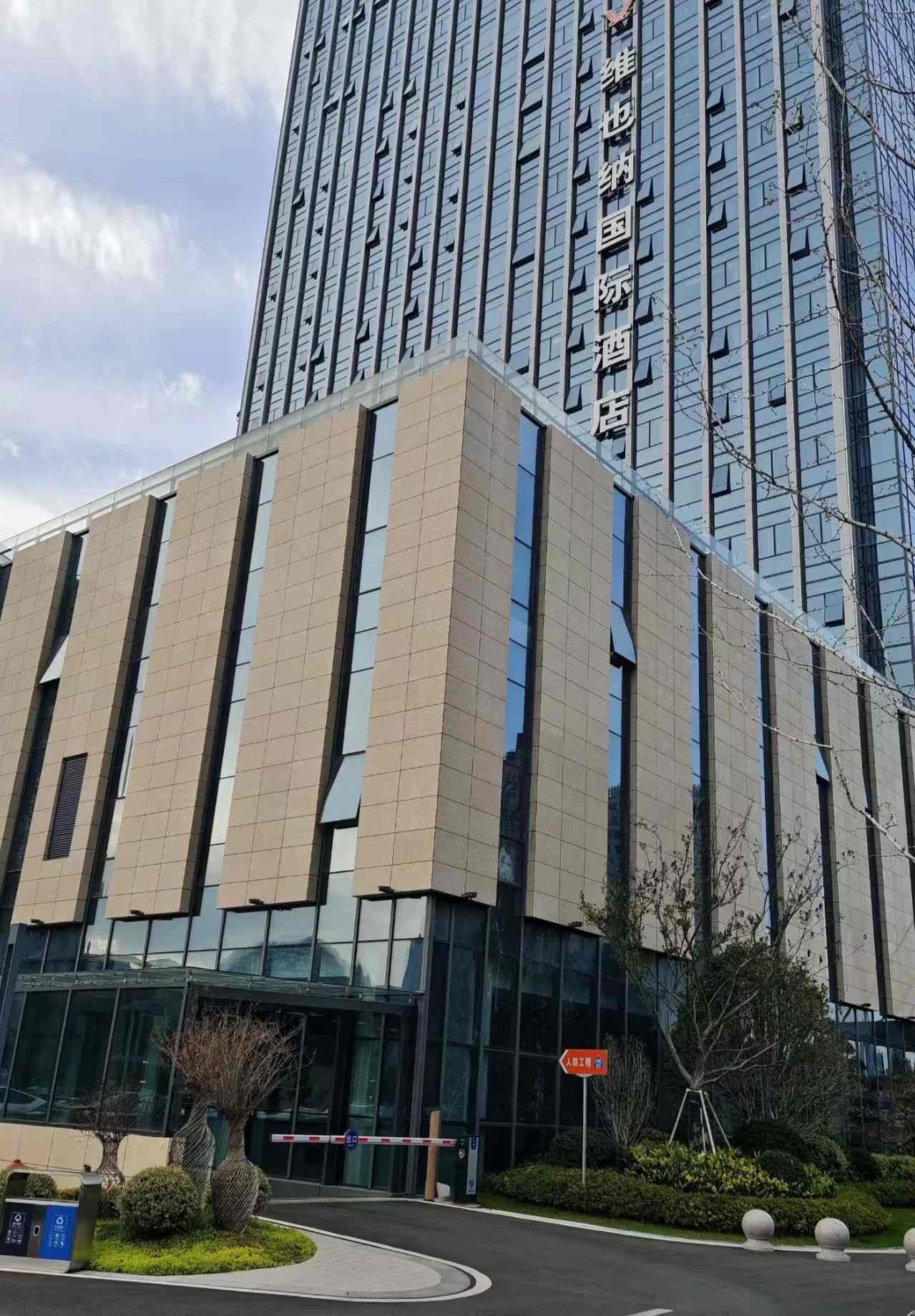 苏州 黄金麻花岗岩外墙干挂