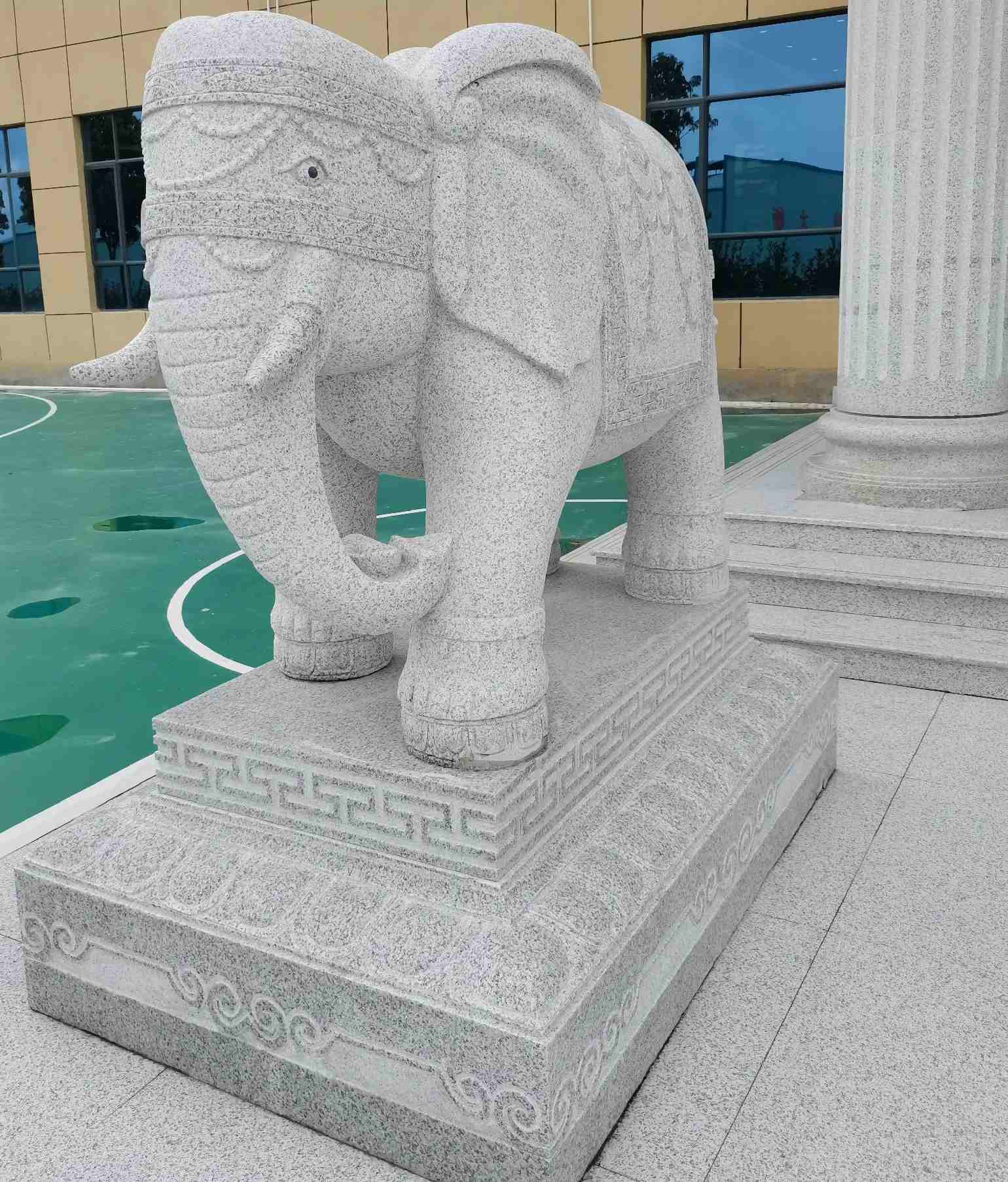 苏州 白麻花岗岩动物异形石雕-大象