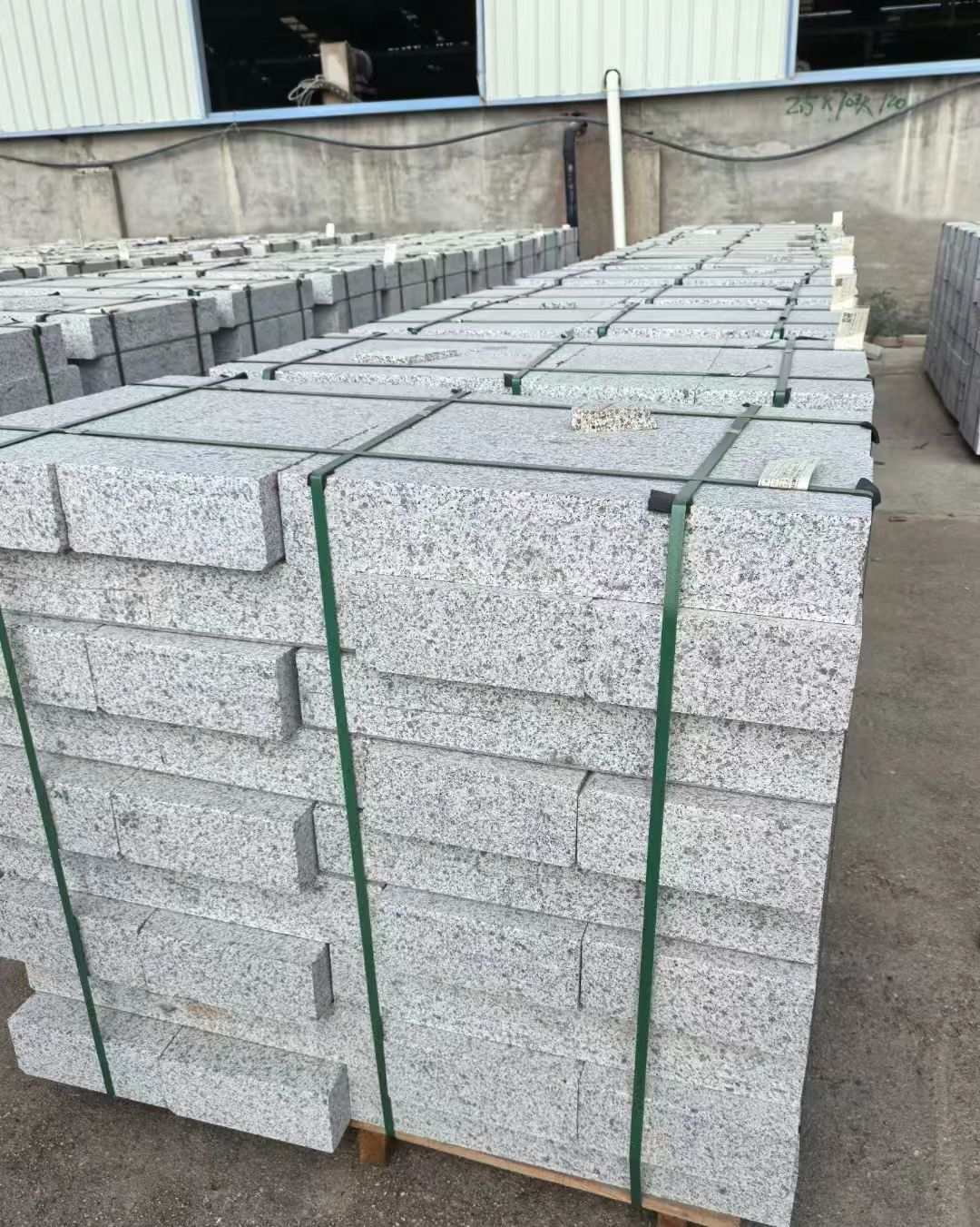 苏州 白麻花岗岩路沿石，弧形路沿石，道牙石，马路牙子，界石，路缘石，平沿石，直岩石，平缘石等