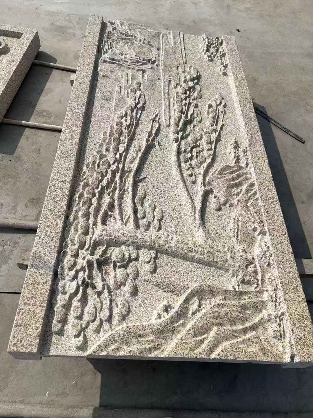 苏州 黄金麻雕刻板浮雕迎客松