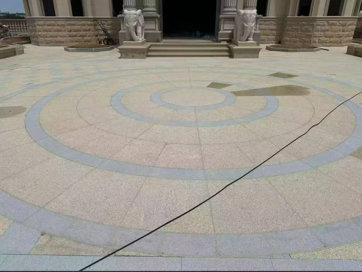 苏州 黄金麻芝麻灰花岗岩石材地铺拼接效果