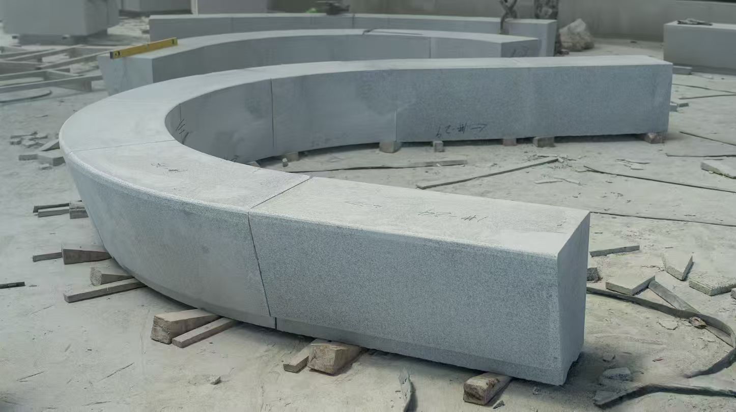 苏州 芝麻白花岗岩光面弧形坐凳