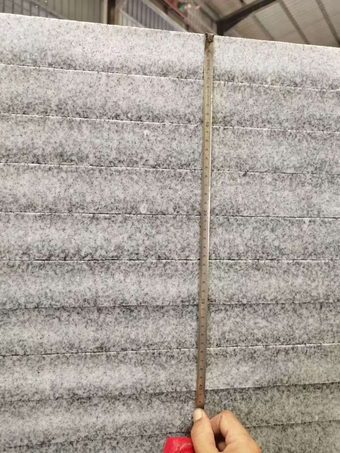 苏州 芝麻白火烧成品厚薄均匀，B料价格接近A料质量