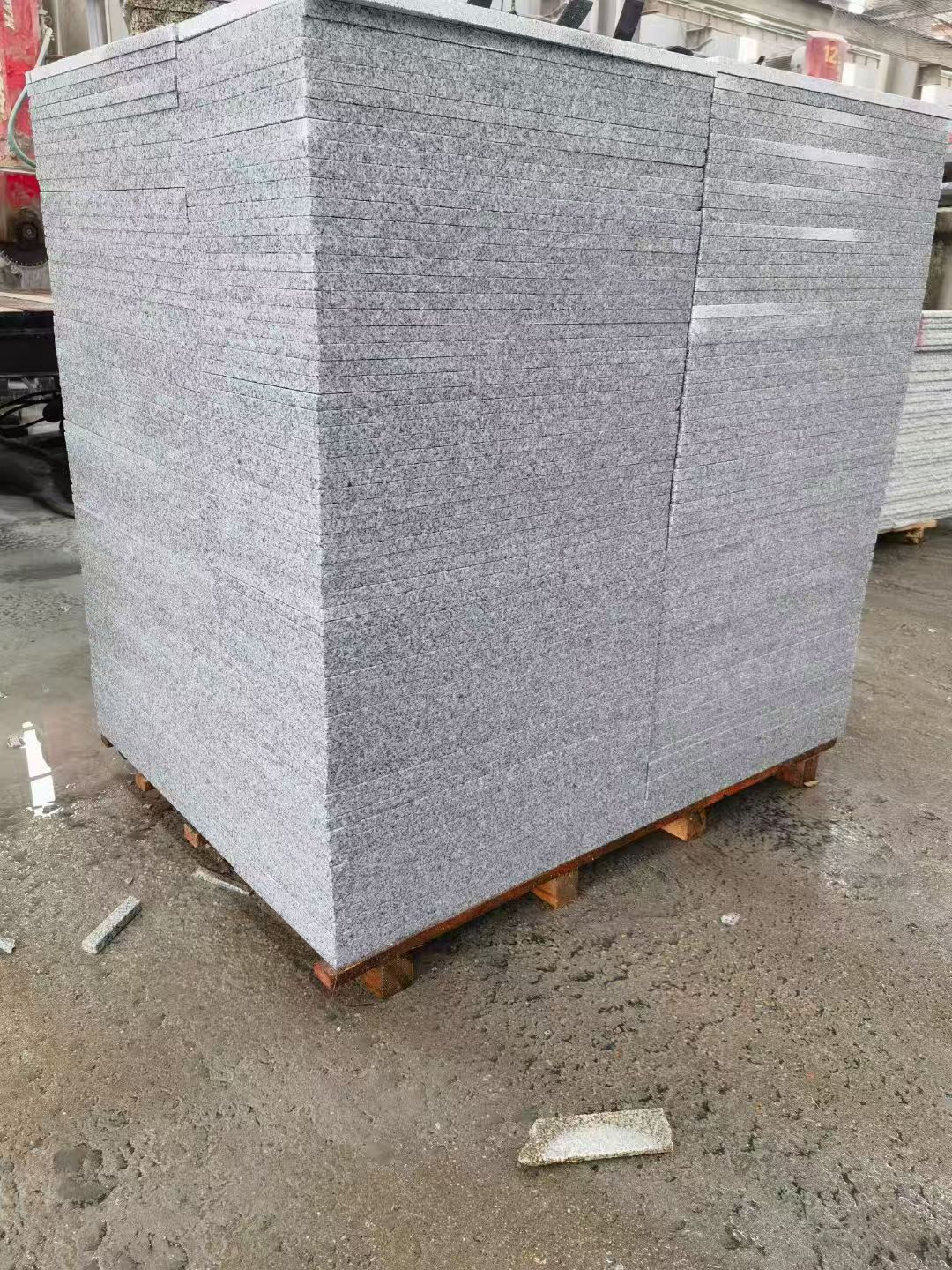 苏州 芝麻白火烧面1.8厚300*600地铺石，尺寸标准，厚薄均匀