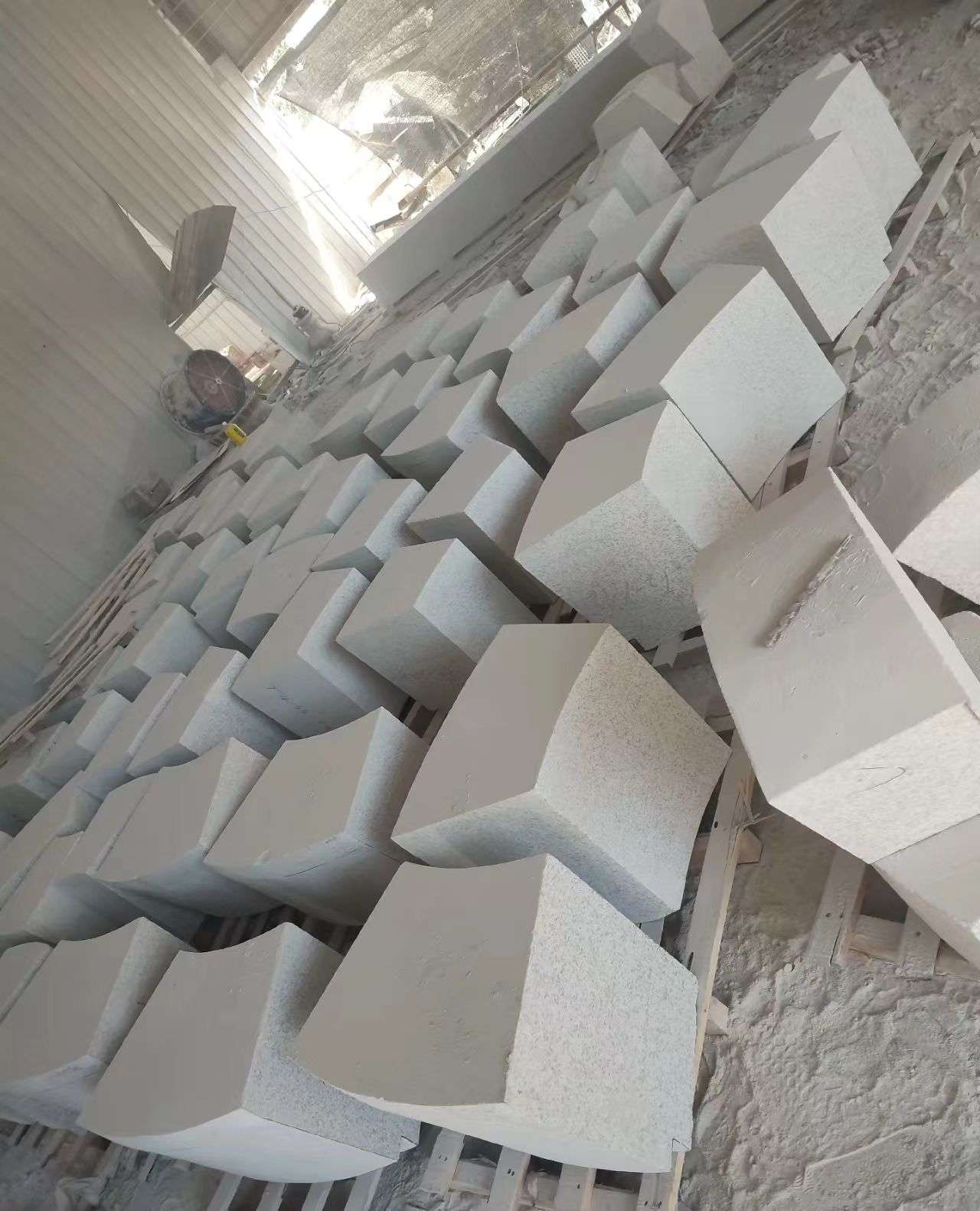 苏州 白麻花岗岩异形坐凳