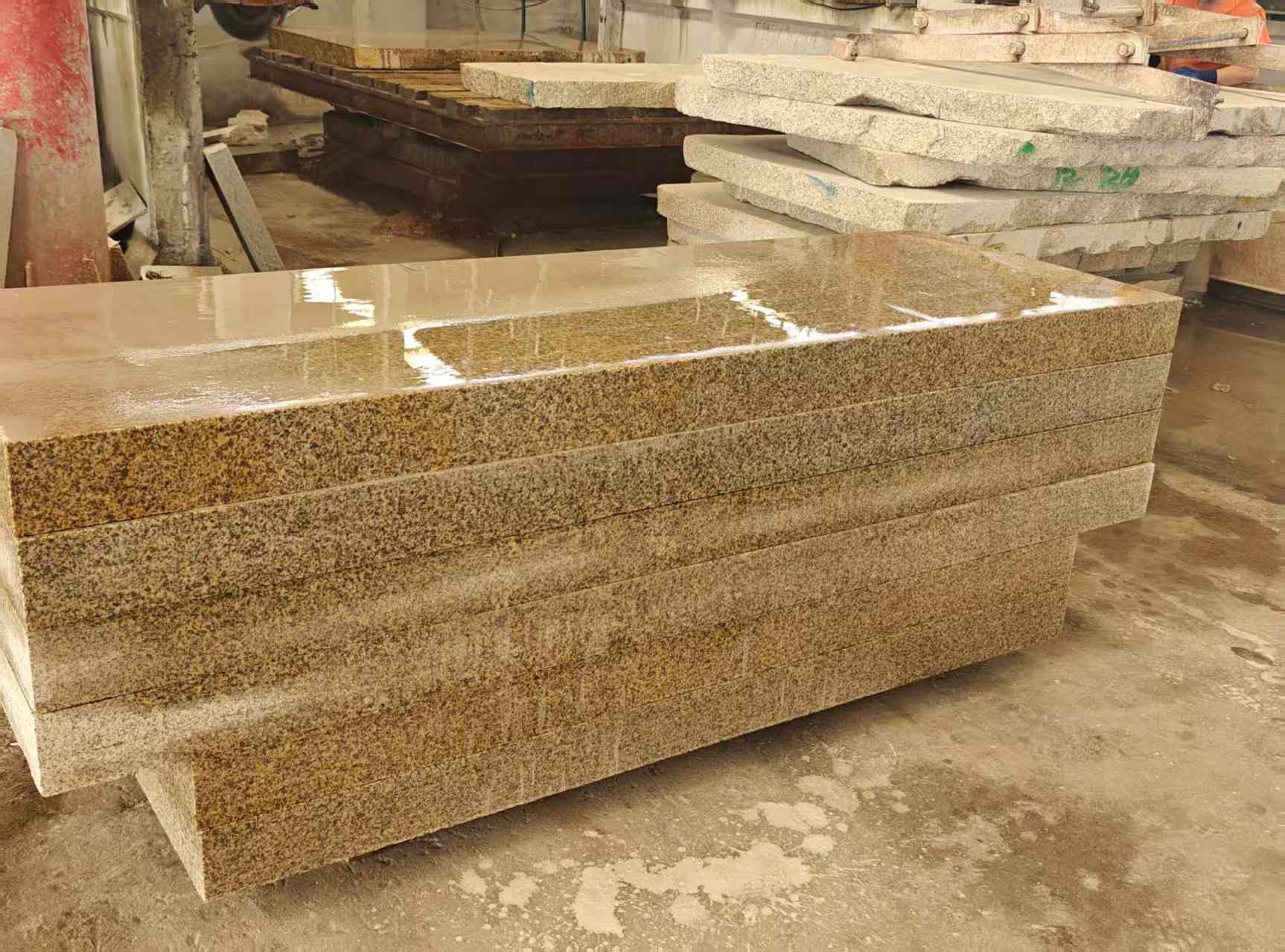 苏州 黄金麻栏杆料半成品加工中